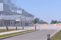 Ukraine đẩy lui 4 cuộc đột kích vào sân bay Donetsk của phe ly khai