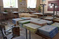 Ly khai Ukraine biết tất cả binh sĩ nã pháo vào trường học Donetsk