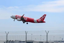 Máy bay Air Asia mất tích vì phi công lái quá chậm?