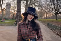 Gái Lào khoe tài làm bánh, dân mạng “ngất” vì nhan sắc cuốn hút