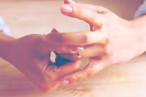 Đớn đau cảnh không chung chăn gối với chồng nhưng vợ tôi lại có thai