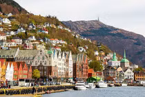 Quốc gia đầu tiên tuyên bố hết dịch Covid-19, dân “giàu khủng” cỡ nào?