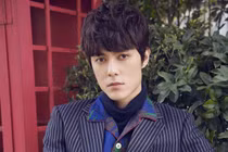 Yêu cùng lúc 4 phụ nữ, mỹ nam showbiz Trung Quốc bị tẩy chay