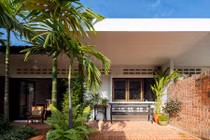 Độc đáo nhà vườn 1 tầng 3 phòng ngủ cải tạo từ dinh thự 50 năm tuổi