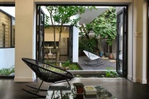 Ngẩn ngơ trước khu vườn bí mật trong ngôi nhà màu trắng ở Hải Phòng