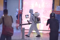 Big C Thăng Long bất ngờ đóng cửa sớm, phun khử khuẩn toàn bộ TTTM