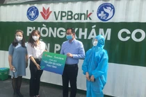 Video: Báo Tri thức và Cuộc sống chia sẻ khó khăn cùng người dân qua “Yêu lắm Sài Gòn“