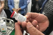 Đừng biến tiêm vắc xin thành cuộc đua “xin - cho”