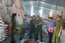 Đắk Lắk: Tạm giữ chủ cơ sở sản xuất phân bón nghi giả 