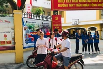 Sáng nay gần 89.000 học sinh Hà Nội làm thủ tục dự thi vào lớp 10