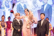 Thi hoa hậu, người đẹp: Không giới hạn... thành kinh doanh, méo mó, tệ nạn?