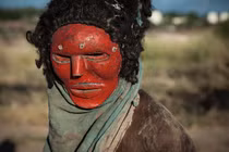 Nghi lễ cúng tế kỳ lạ của bộ tộc bí ẩn ở châu Phi