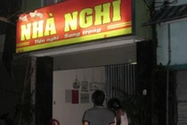 Tin nóng ngày 10/8: Đội trưởng QLTT hẹn vợ người khác vào nhà nghỉ