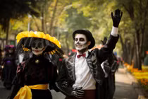 Tục nhảy múa cùng người chết ở Mexico