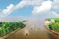 Huyện nào ở nước ta được đặt theo tên danh nhân?