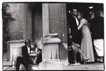 Hình ảnh hiếm thấy về thế giới tiệc tùng tại Đại học Oxford những năm 1980