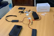 Phá đường dây mua bán thiết bị định vị, ghi hình tinh vi đời mới