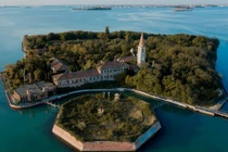 Quá khứ u ám của hòn đảo bỏ hoang ở Italy