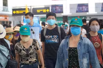 COVID-19: Du khách “mắc kẹt” ở Đà Nẵng về Hà Nội, TPHCM phải cách ly 14 ngày?