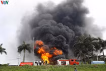 Cháy kho hóa chất Long Biên: Không khí có chất hóa học vượt chuẩn gần 20 lần