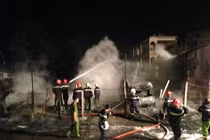 Cháy lớn ở trung tâm TP HCM tối giao thừa