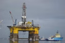 Giàn khoan Nam Hải được 3 tàu hộ tống đến cửa vịnh Bắc Bộ