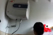 Nguyên nhân bố chồng cứu con dâu bị điện giật chết ở nhà tắm?