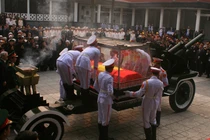 Giây phút thiêng liêng linh cữu Đại tướng đặt trên linh xa