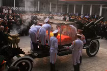 Giây phút thiêng liêng linh cữu Đại tướng đặt trên linh xa