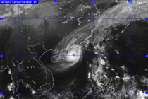 Chiều nay, bão số 12 quần thảo dữ dội Hoàng Sa