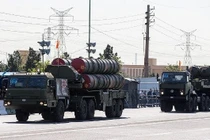 Mục kích Quân đội Iran duyệt binh hoành tráng, khoe S-300PMU2