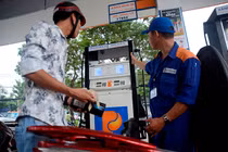 Bất ngờ xăng tăng giá “khủng” lần thứ 2 trong tháng 8 