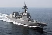 Soi chiến hạm Nhật Bản vừa tới cảng Cam Ranh, Việt Nam