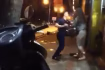 Phẫn nộ chuyện chồng để bồ nhí đánh...ghen dằn mặt vợ