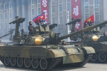 Triều Tiên khoe xe tăng có vũ khí "khủng" nhất hành tinh