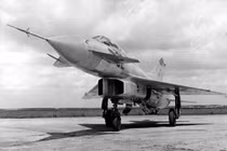 Giật nảy mình hình dạng tiêm kích MiG E-8 Liên Xô