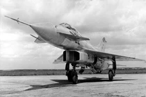 Giật nảy mình hình dạng tiêm kích MiG E-8 Liên Xô