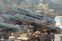 Việt Nam ký mua tên lửa BrahMos cuối năm nay?