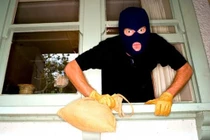 Ở khách sạn, phó cục trưởng bị trộm mất gần 400 triệu 