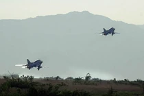 KQND Việt Nam thực hiện hàng loạt chuyến bay đầu năm