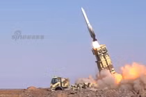 Kinh ngạc cặp tên lửa phòng không bí ẩn của Iran