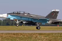 Mỹ định làm gì khi sơn F/A-18 giống hệt Su-34 Nga?