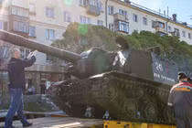 “Quái thú” SU-152 bất ngờ tái xuất trong duyệt binh ở Nga