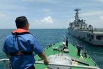 Quân đội Myanmar tung cả tàu tên lửa tìm máy bay Y-8