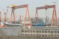 Xuất hiện dấu hiệu Trung Quốc sắp hạ thủy tàu sân bay