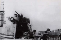 Cực hiếm ảnh cuộc đổ bộ đường biển lớn nhất của VN 