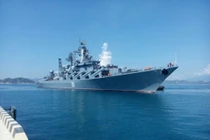 Tuần dương hạm Varyag của Nga tạm biệt Cam Ranh