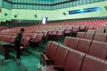 Bên trong nhà hát lớn nhất vùng ven Sài Gòn “chỉ để làm cảnh“