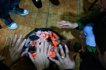 Một người chết, 3 người nhập viện nghi ngộ độc than