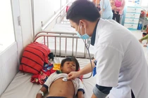 Gia Lai: Hai trẻ ngộ độc do ăn thịt cóc, một bé tử vong